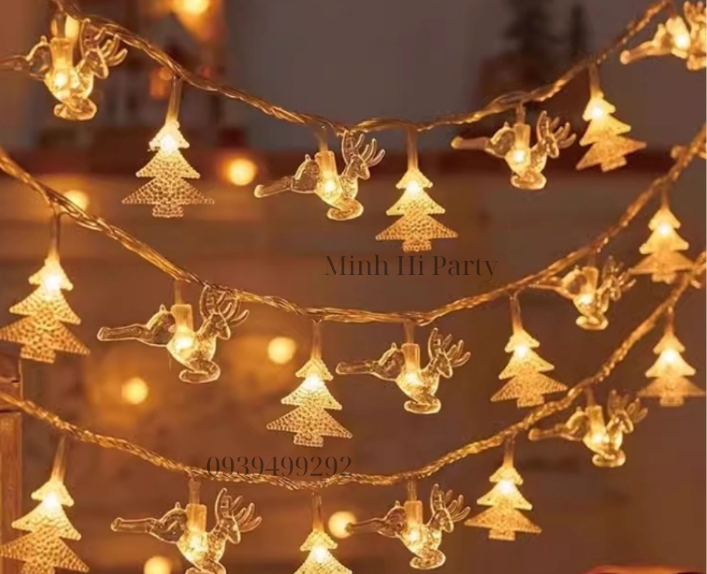 Trang tri noel voi den led 3 e1762673318270 Gợi ý đèn Led trang trí Noel với hình cây thông đẹp mắt