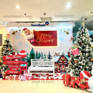 Trang tri tieu canh Noel 2024 tai ngan hang Viettinbank do MinhHiParty.com 4