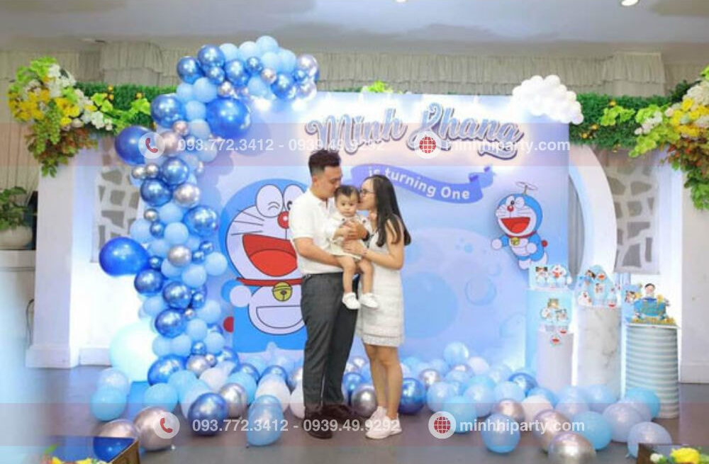 Minh Hi Party 1 46 e1753075656942 Backdrop trang trí thôi nôi Minh Khang chủ đề Doraemon