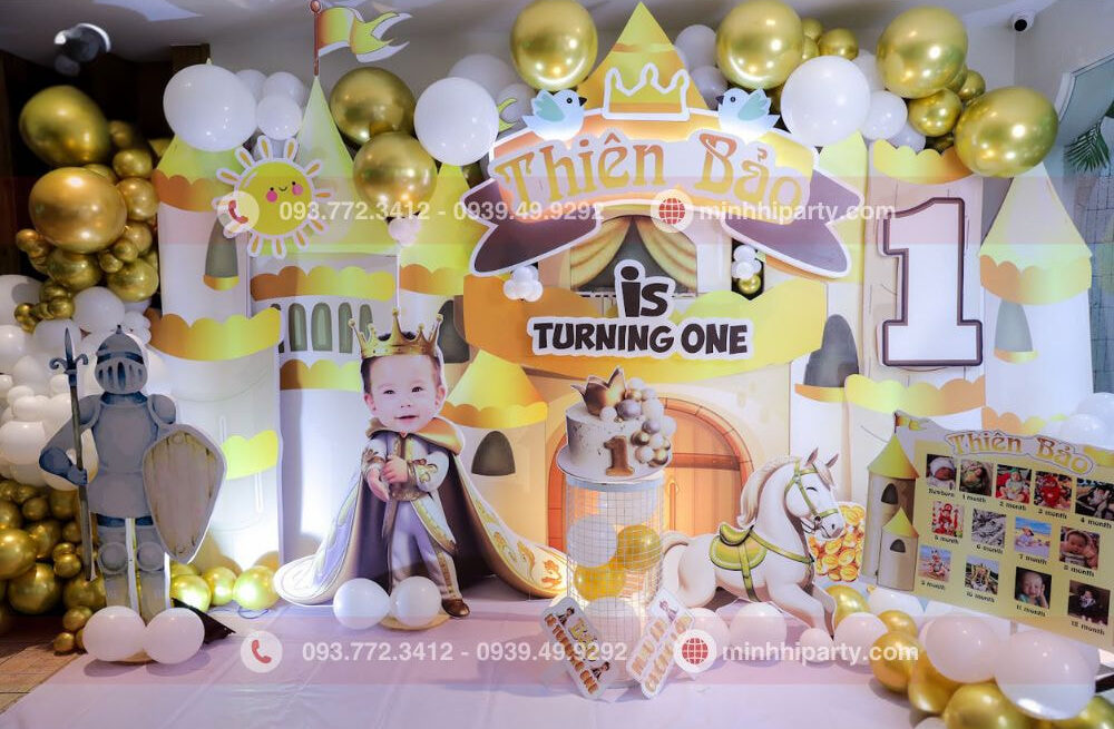 Minh Hi Party 1 49 e1753077681934 Trang trí thôi nôi bé trai Thiên Bảo theo chủ đề hoàng tử