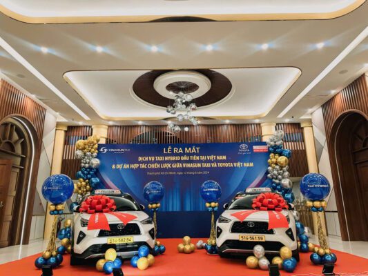 Trang Trí Lễ Ra Mắt Sản Phẩm Taxi Hybrid Của Vinasun & Toyota Được MInhHiParty thực hiện rất ấn tượng
