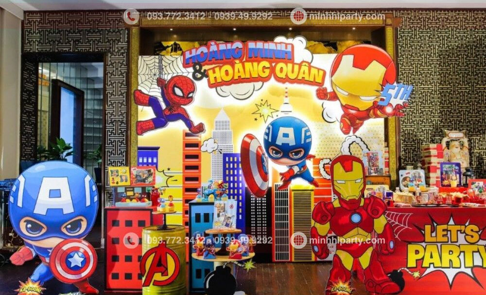 trang tri thoi noi 1 137 e1752682703935 Trang trí sinh nhật bé trai với chủ đề siêu nhân Ironman kết hợp với các siêu anh hùng Marvel