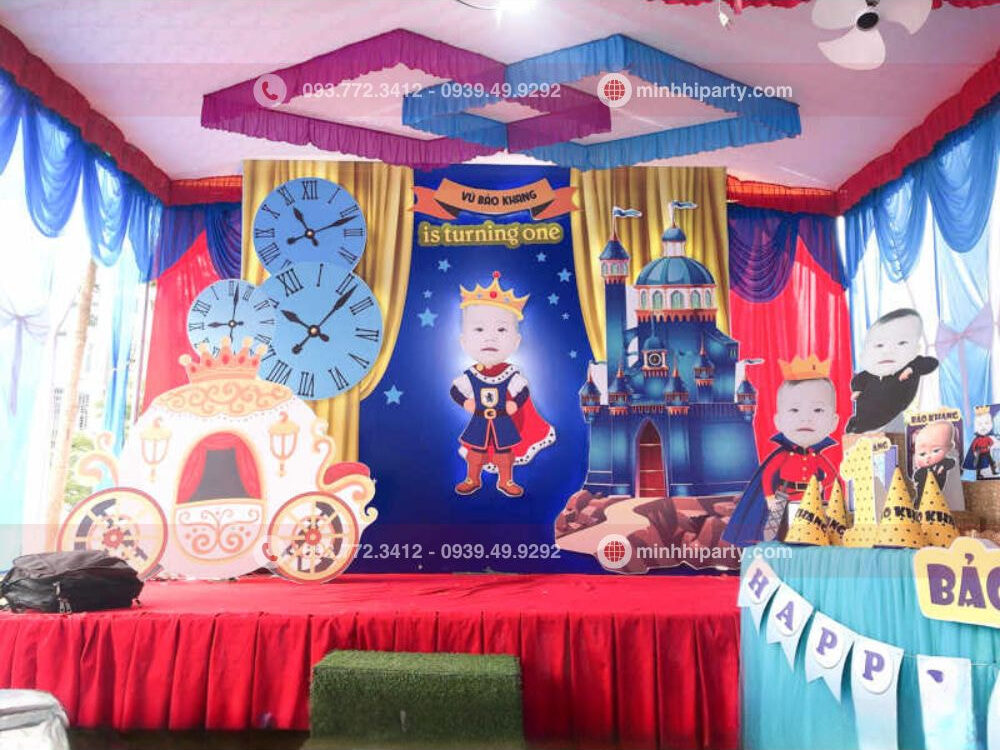 trang tri thoi noi 2 1 17 e1753077510500 Trang trí sân khấu thôi nôi bé trai chủ đề hoàng từ