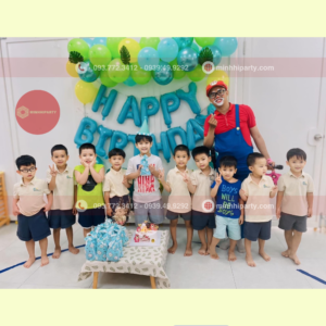 Co thuê chú hề hoá trang nhân vât Mario