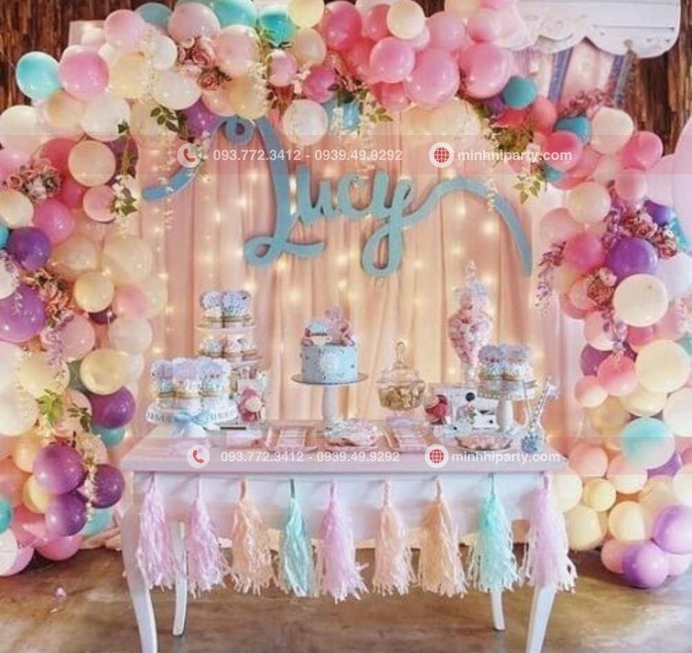 trang tri thoi noi 1 5 2 e1754364938927 Trang trí backdrop thôi nôi cùng chủ đề và tone màu của bữa tiệc