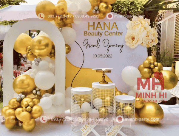 Mẫu trang trí khai trương quận tân phú - beauty center với tone màu vàng chủ đạo