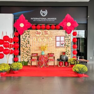 Trang Trí Tết Giáp Thìn 2024 Ấn Tượng – Không Gian Lễ Hội Đậm Nét Truyền Thống Việt Xưa