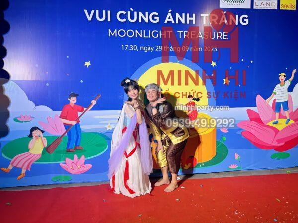 Hình ảnh chú cuội chị hằng checkin tại sự kiện trung thu cung cấp bởi Minh Hi Party