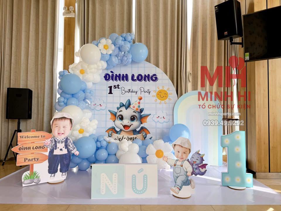 IMG 2340 Mẫu trang trí thôi nôi bé Đỉnh Long tone màu xanh trắng