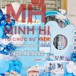 IMG 2522 Trang trí bé rồng Thiện Nhân với backdrop có bảng tên viền Led siêu đẹp