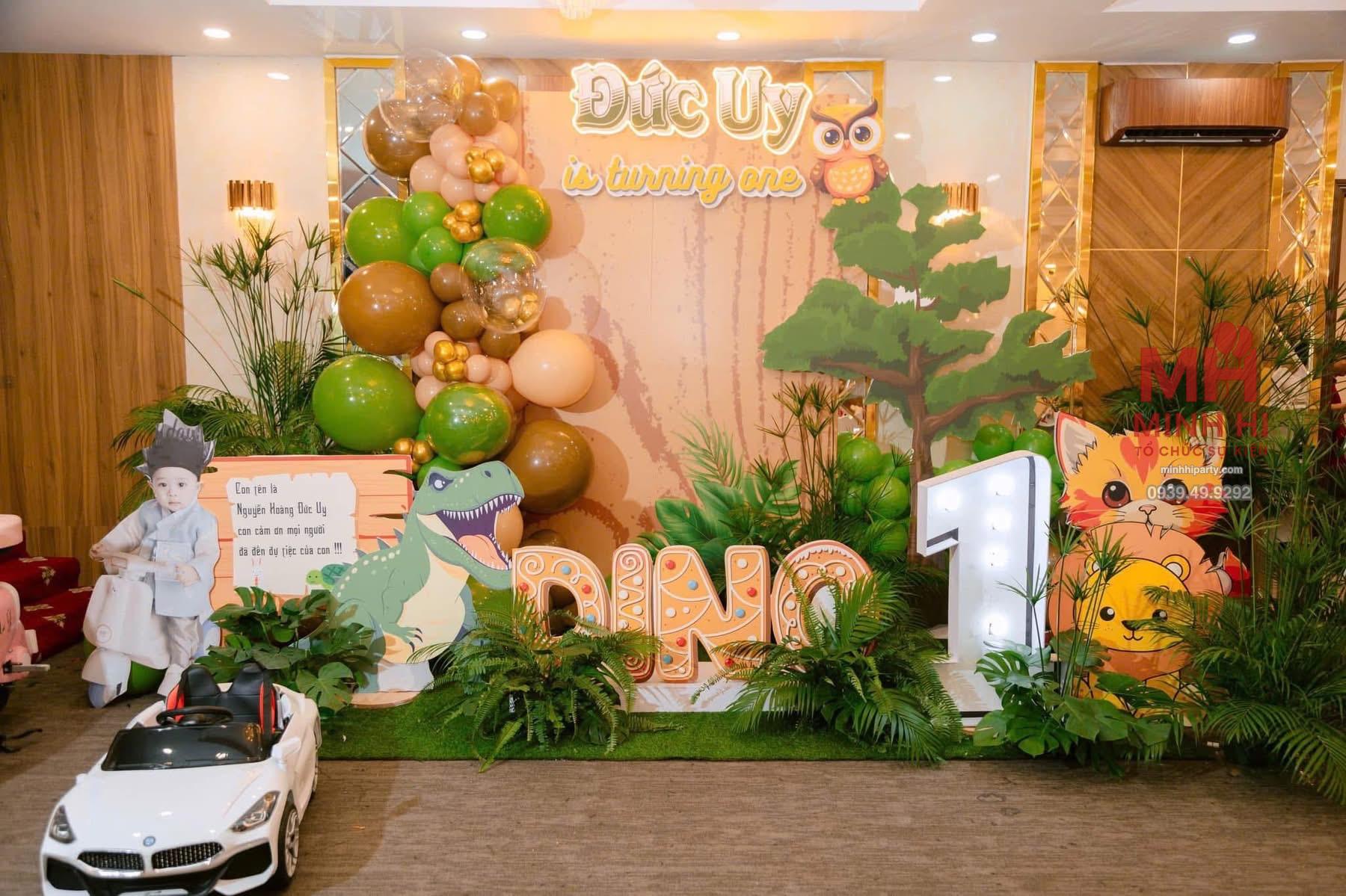 IMG 2606 Mẫu trang trí thôi nôi chủ đề Rừng xanh cho bé Đức Huy