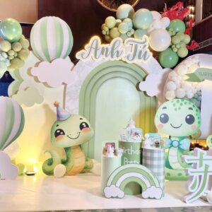 IMG 2661 Bong bóng tone xanh trắng nổi bật mẫu trang trí bé Anh Tú tuổi Tỵ