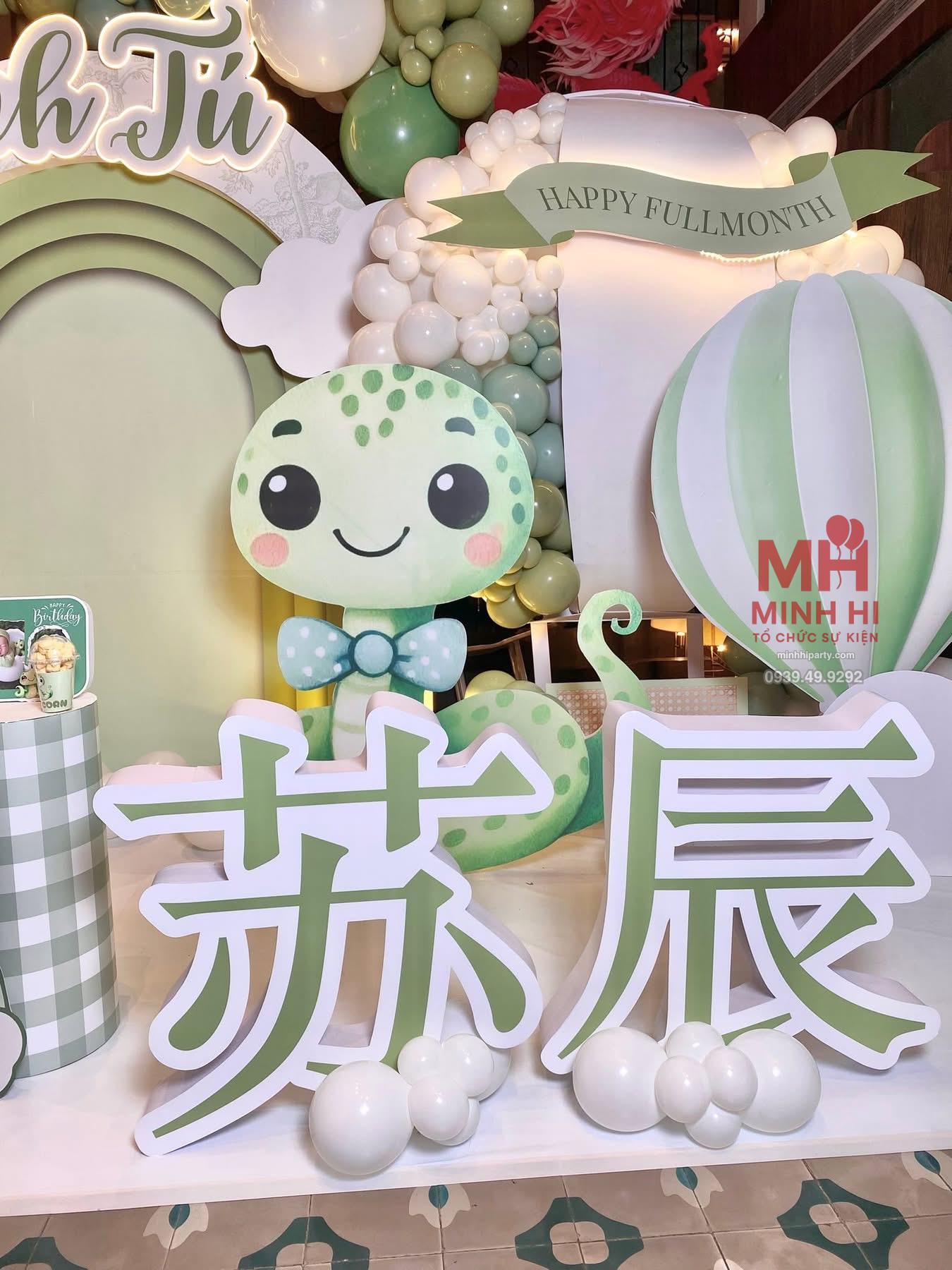 IMG 2666 hình ảnh chú rắn con đội mũ sinh nhật