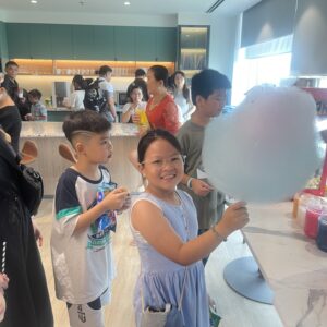 Dịch vụ làm kẹo bông gòn do Minh Hi Party cung cấp