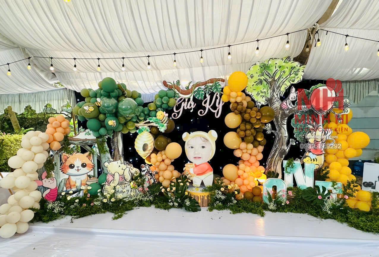 IMG 5210 Trang trí thôi nôi Gia Kỳ với chủ đề rừng xanh hoành tráng