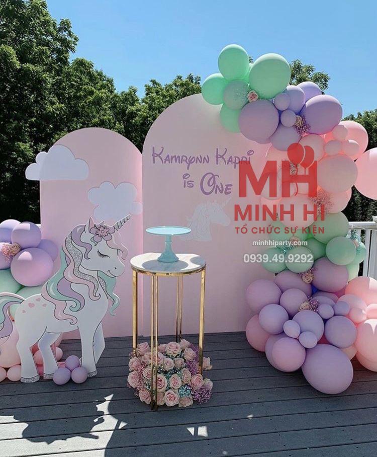 IMG 8935 Trang trí thôi nôi bé gái chủ đề Unicorn