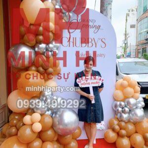 Trang tri su kien khai truong 20 Sự Kiện Khai Trương CHUBBY'S Cake & Pastry: Bừng Sáng Không Gian Bánh Ngọt Đầy Ấm Cúng