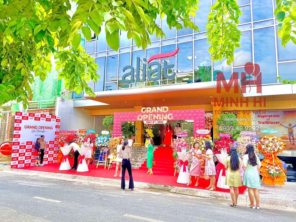 Trang tri su kien khai truong 29 Trang trí khai trương văn phòng công ty Aliat trọn goí
