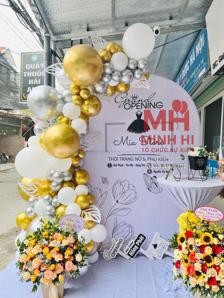 Trang tri su kien khai truong 32 TRang trí khai trương cửa hàng đơn giản kết hợp hoa tươi