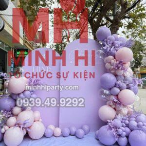 Trang tri su kien khai truong 37 Trang trí khai trương cửa hàng tone tím nổi bật ấn tượng