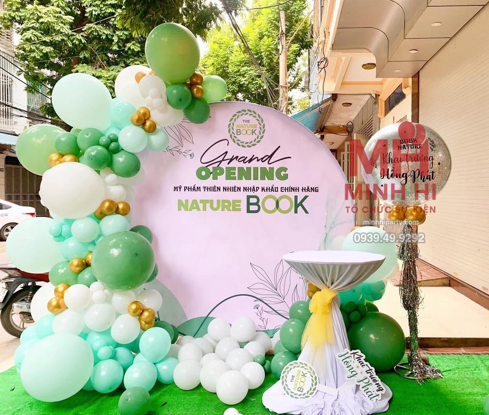 Trang tri su kien khai truong 40 Trang trí khai trương cửa hàng nhà sách