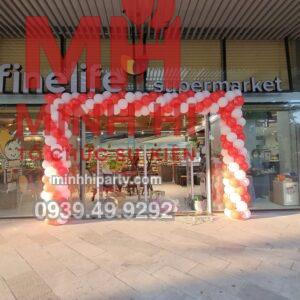 Trang tri su kien khai truong 56 Cổng bong bóng trang trí khai trương cửa hàng tại toà nhà