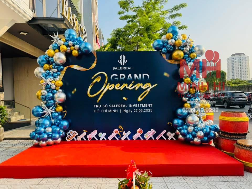 Trang tri su kien khai truong 60 Trang trí sân khấu khai trương cửa hàng ngoài trời