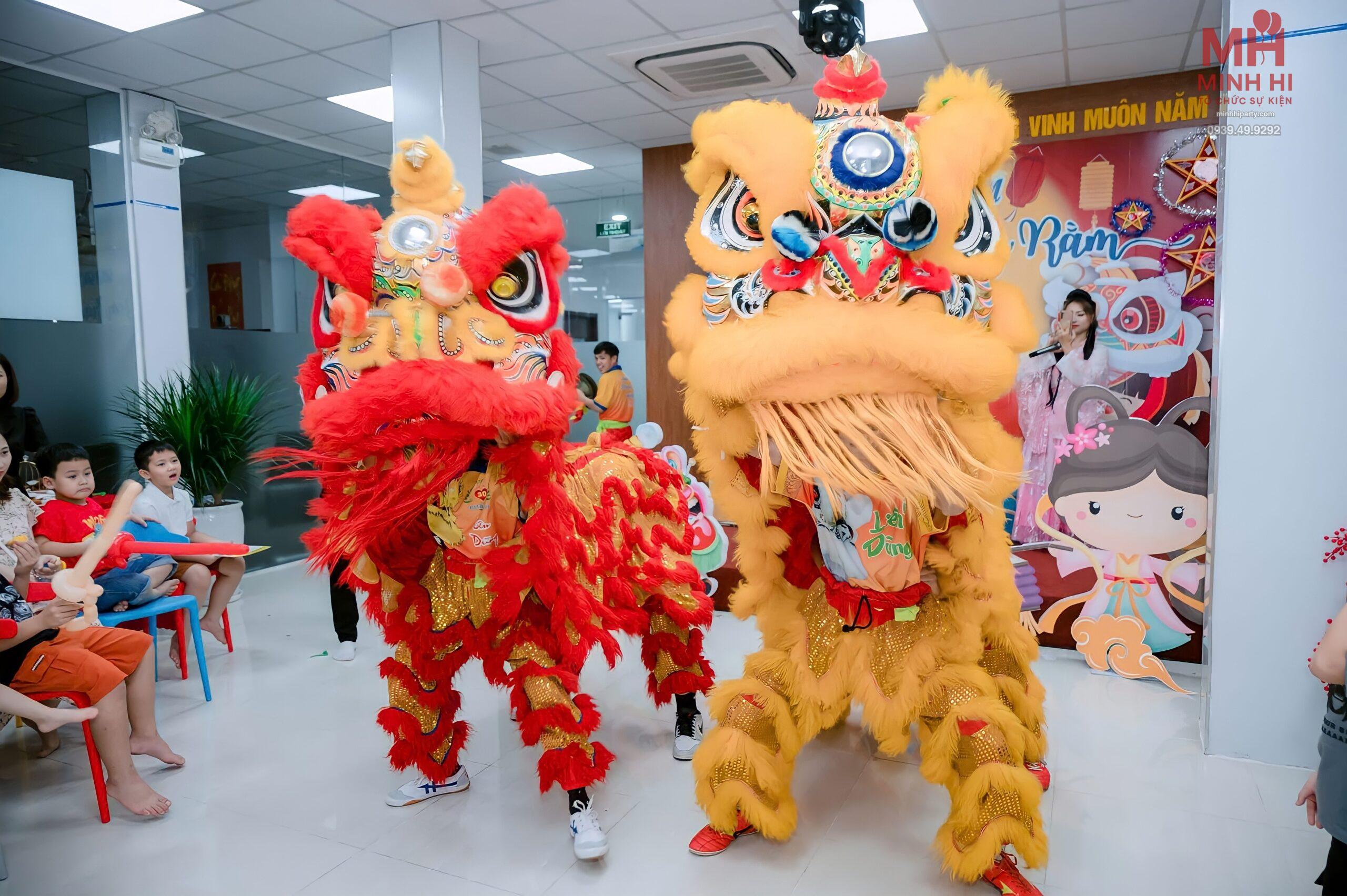 Gói 2 lân biểu diễn tại sự kiện trung thu
