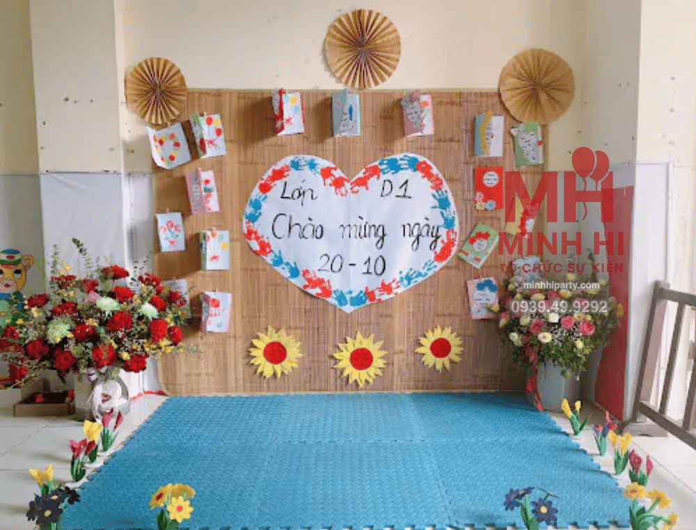 trang tri 20 10 1 Góc check in được làm bằng vách manh tre và các hoạ tiết hoa được làm thủ công