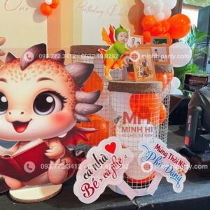 Trang trí thôi nôi cho bé trai tuổi rồng với chibi đáng yêu