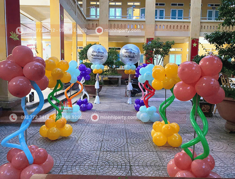 Trang tri khai giang 2 Trang trí bong bóng cho lễ khai giảng năm học mới