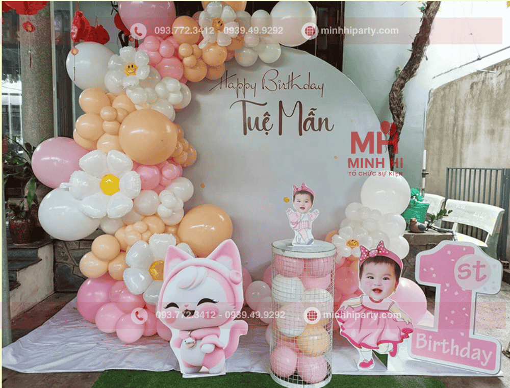 Backdrop thôi nôi bé gái dễ thương, trang trí nhẹ nhàng và tinh tế