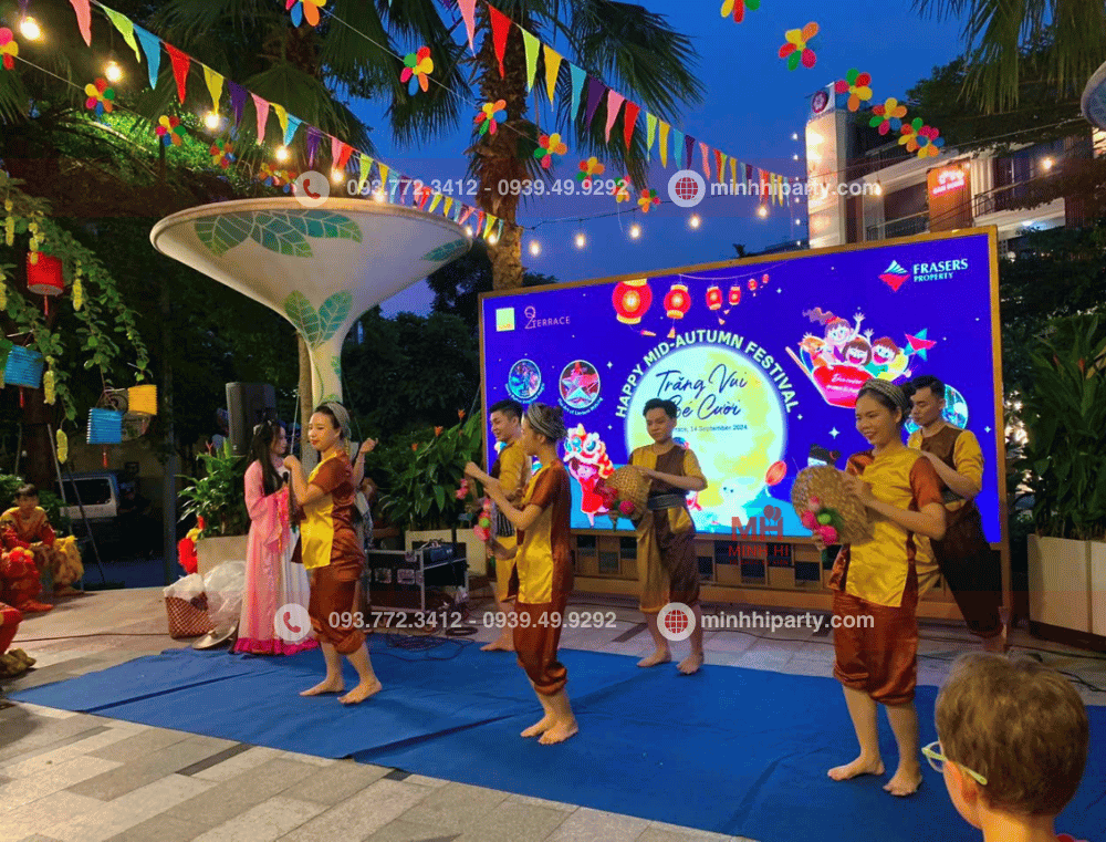 cho thue mc chi hang 5 Tổ chức sự kiện trung thu trọn gói tại Minh Hi Party với dịch vụ cho thuê MC Chị Hằng và Chú Cuội