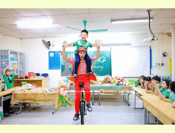 Minh Hi Party cung cấp dịch vụ cho thuê biễu diễn xe đạp nghệ thuật