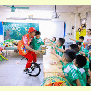 Biễu diễn xe đạp nghệ thuật cho tiệc sinh nhật vui nhộn tại trường học