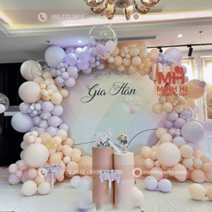 Phông nền sinh nhật bé gái dễ thương với bóng bay và hoa giấy handmade