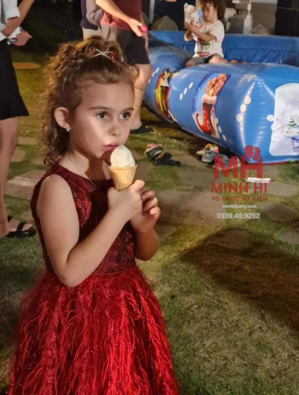 trai nghiem dich vu lam kem su kien 3 Hình ảnh trải nghiệm dịch vụ làm kem sự kiện của Minh Hi Party