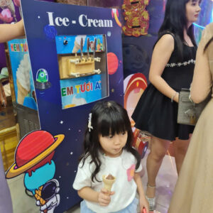 Hình ảnh quầy làm kem sự kiện do Minh Hi Party cung cấp cho thuê
