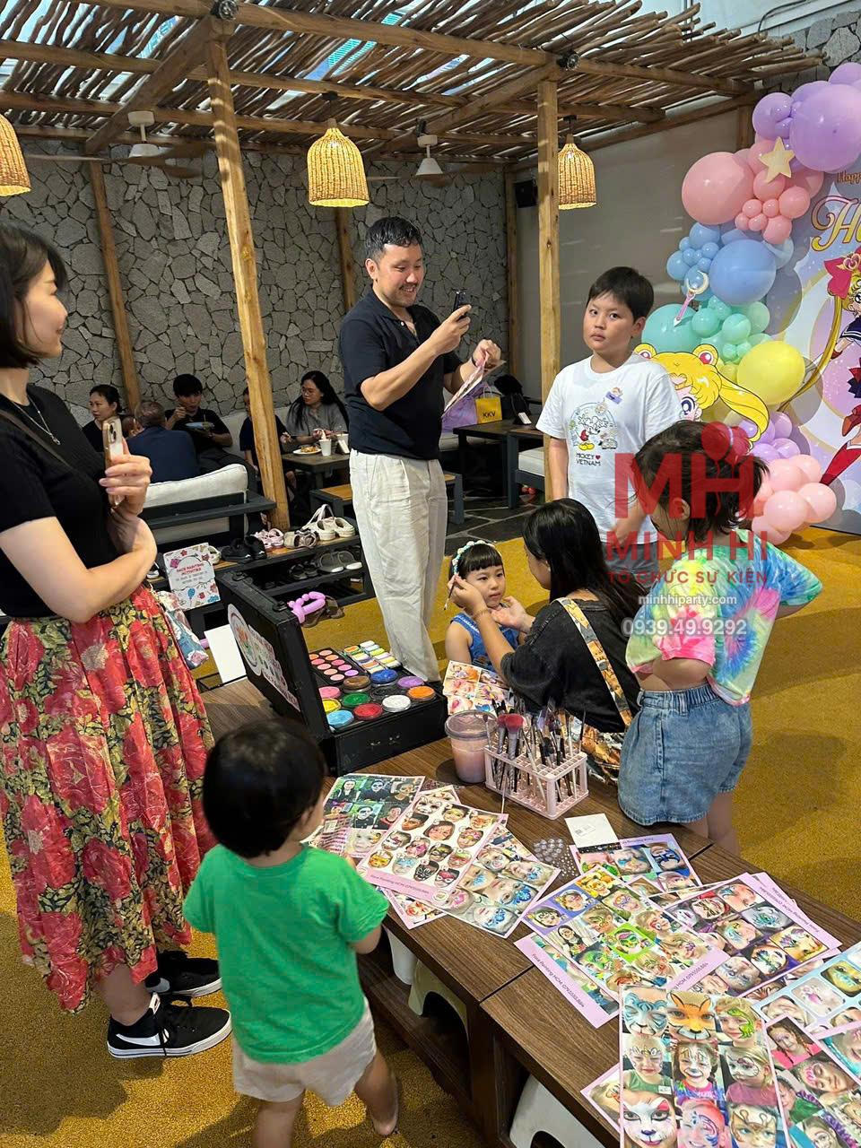 z6934672153566 1643b887c092f38364b7098b82acc043 cho thuê vẽ mặt halloween – dịch vụ hóa trang halloween Minh Hi Party.