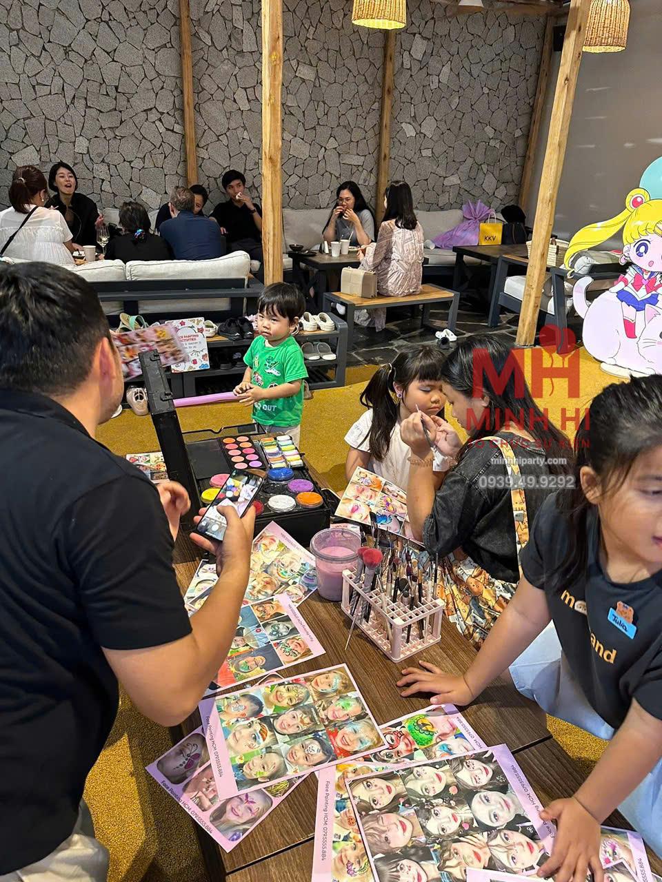 z6934672171753 5ffec4c94d06d8c60aa801fb33a3e86f thuê nhân sự vẽ mặt halloween Minh Hi Party.