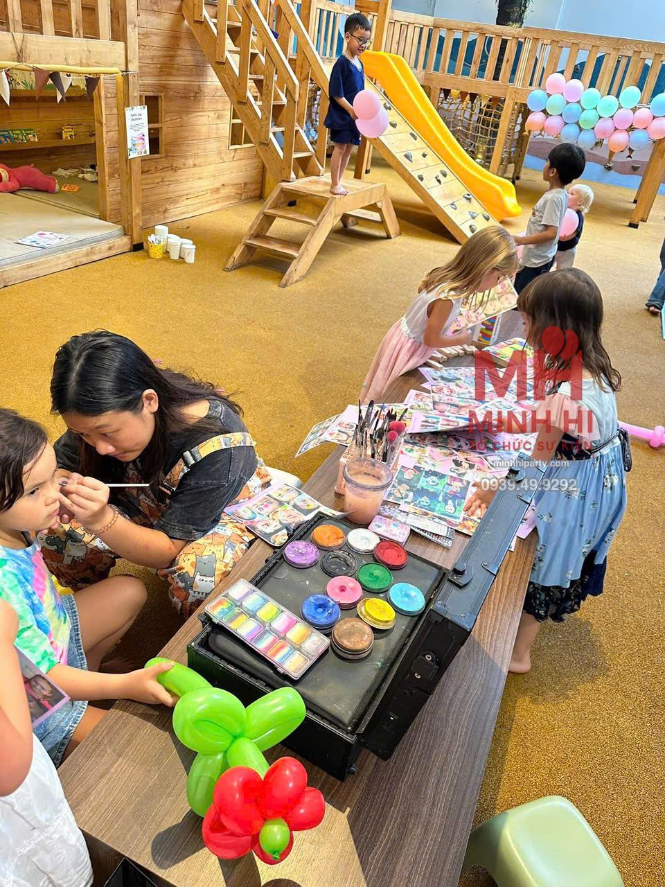 z6934672177259 f93fdd9e529b34a3011a1eff8b84950d vẽ mặt halloween face painting