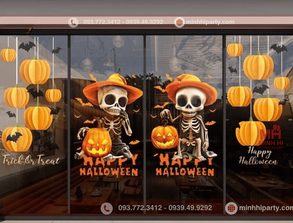 Mẫu trang trí halloween cho quán cà phê với decal