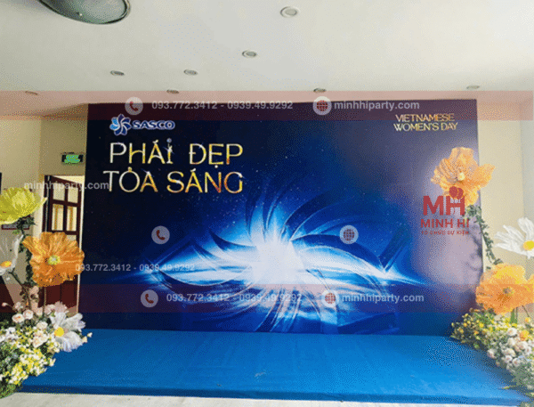 Trang trí backdrop 20/10 cho hội trường thiết kế hiện đại
