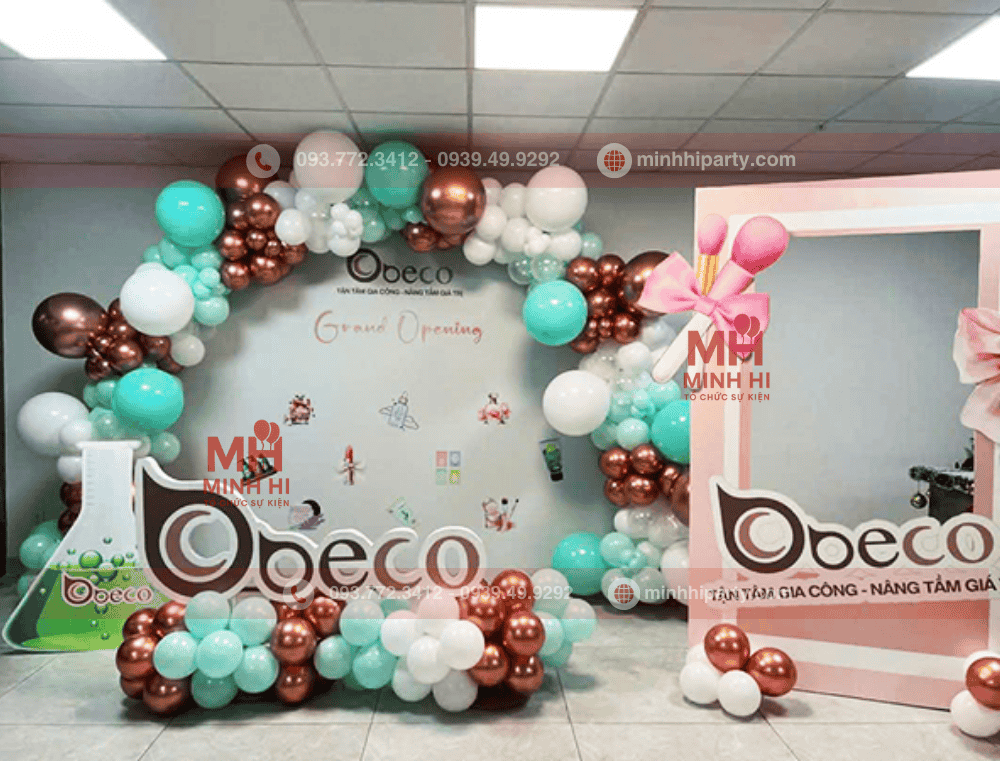 Trang trí photobooth khai trương thiết kế theo chủ đề doanh nghiệp
