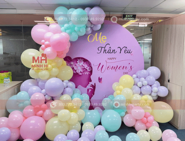 Trang trí backdrop 20/10 cho người thân tại nhà