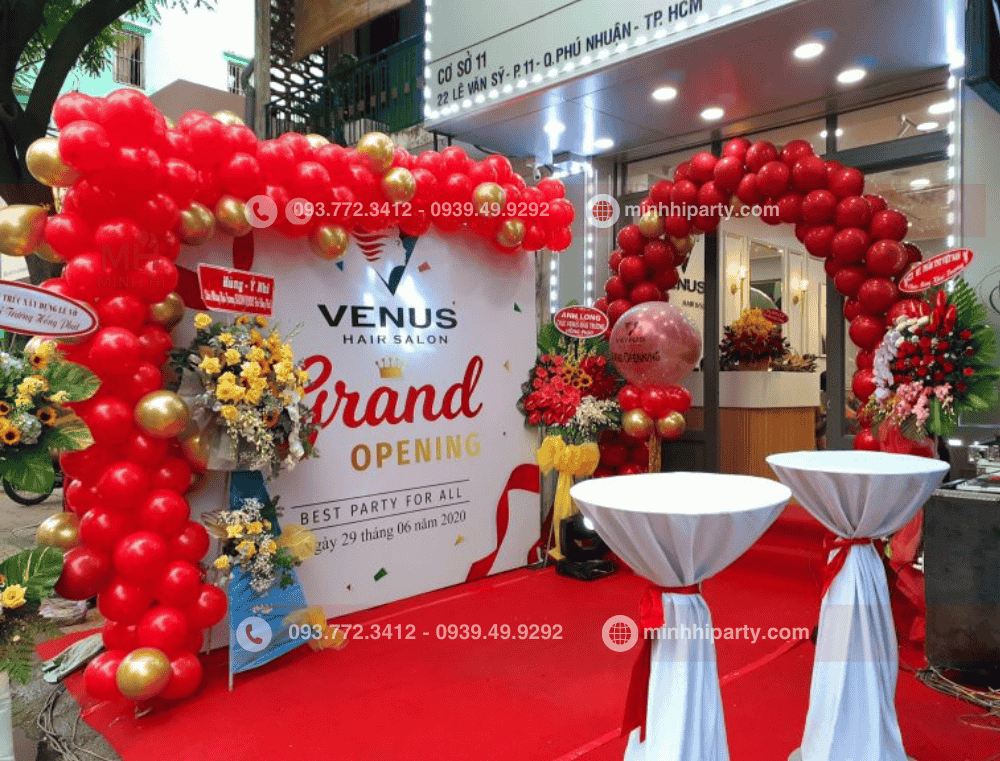 trang tri backdrop khai truong venus tron goi Trang trí khai trương với backdrop khai trương và cổng bong bóng