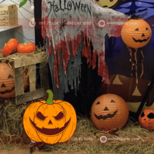 Trang trí tiểu cảnh Halloween với quả bí ngô