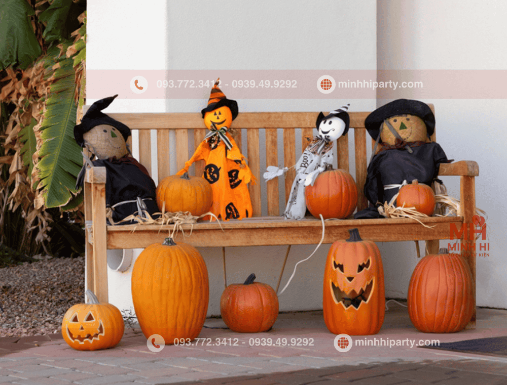 Mẫu trang trí Halloween ngoài trời đơn giản