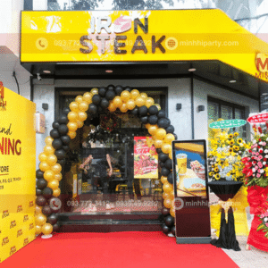 Trang trí khai trương cửa hàng tiện lợi iron steak