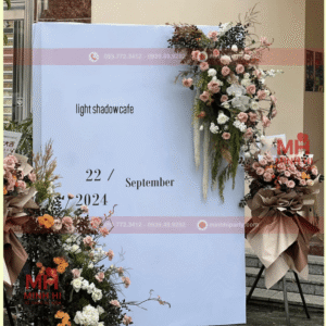 Decor khai trương cho quán cafe với photobooth cùng hoa tươi